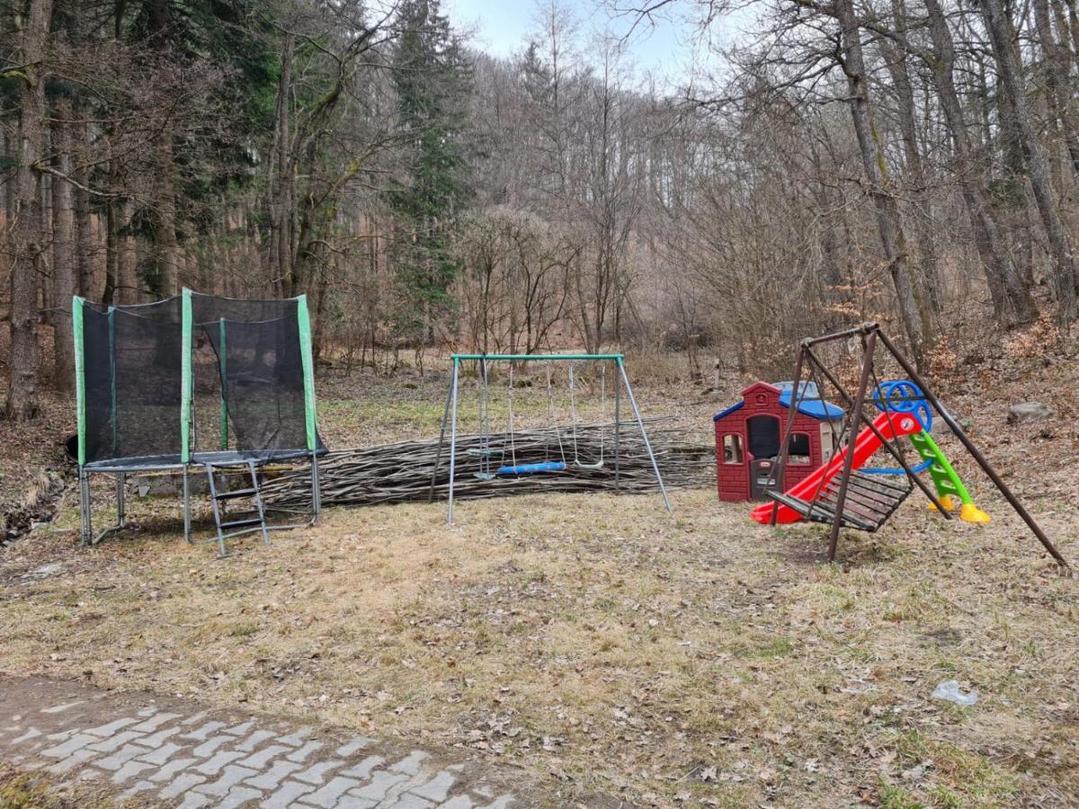 Horska Chata V Srdci Kremnickych Hor Banska Bystrica Exterior photo